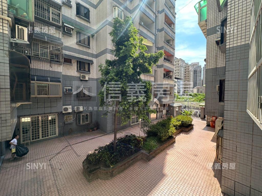 新莊街學士園三房附車位房屋室內格局與周邊環境