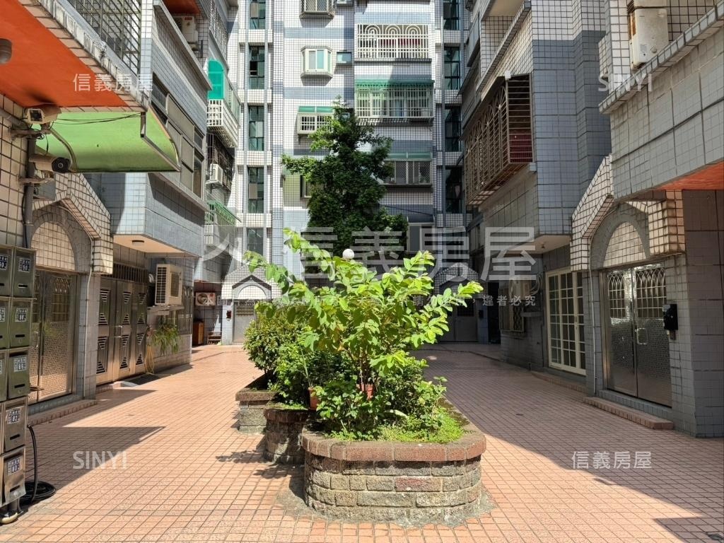 新莊街學士園三房附車位房屋室內格局與周邊環境