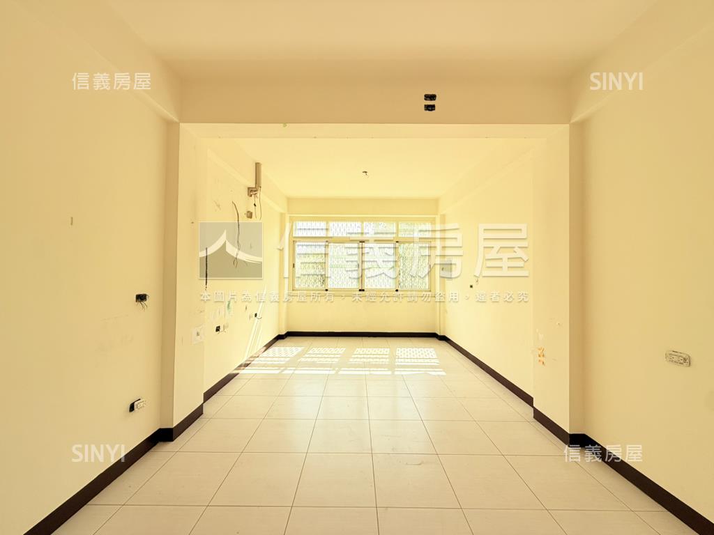 近輕軌正路上採光透店房屋室內格局與周邊環境