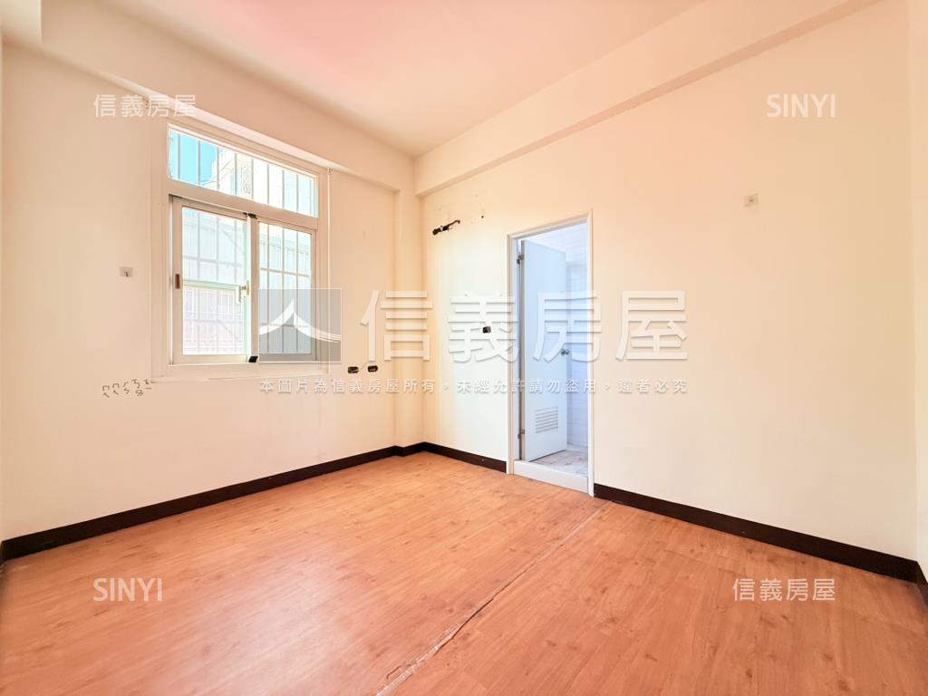 近輕軌正路上採光透店房屋室內格局與周邊環境