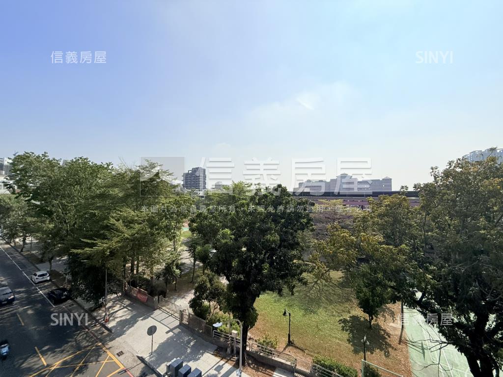 近輕軌正路上採光透店房屋室內格局與周邊環境