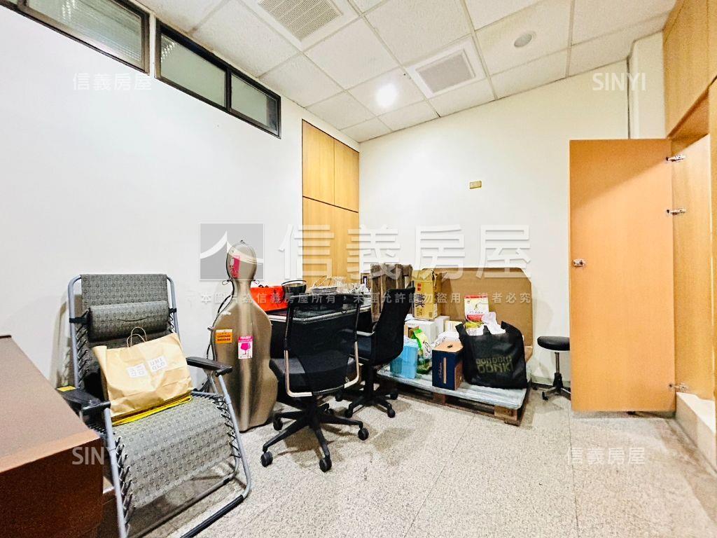 內湖捷運。燙金店王房屋室內格局與周邊環境