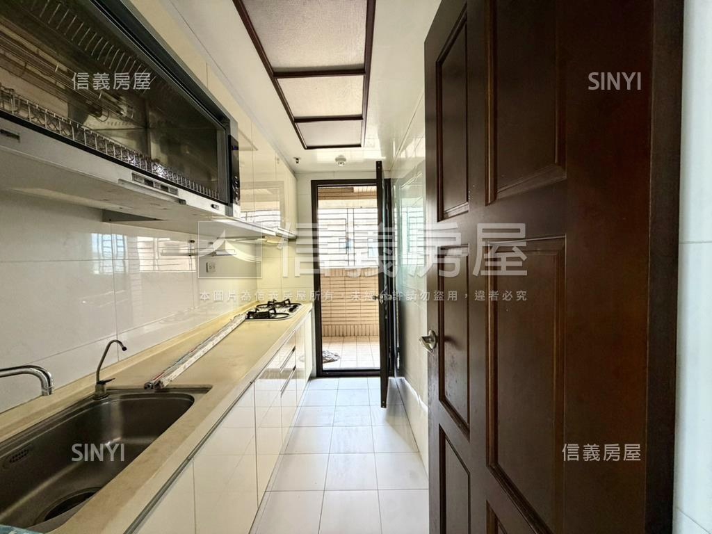 東京景觀四房車位房屋室內格局與周邊環境