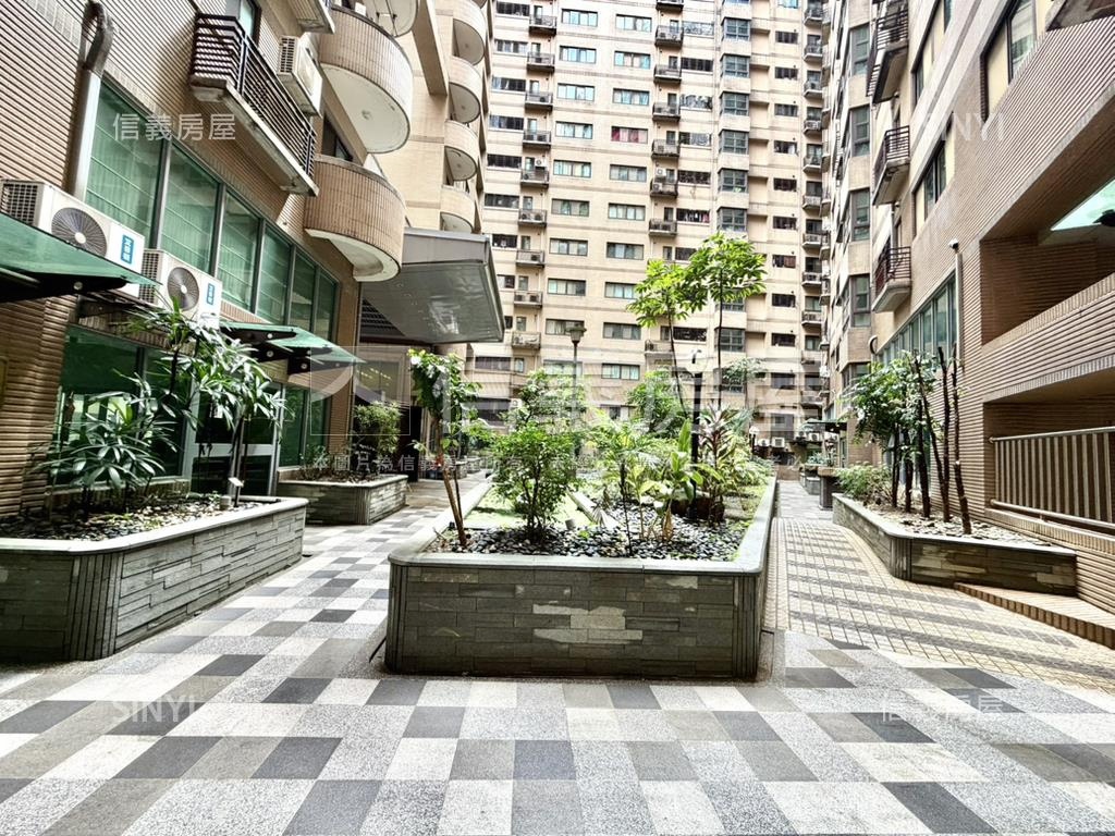 東京景觀四房車位房屋室內格局與周邊環境