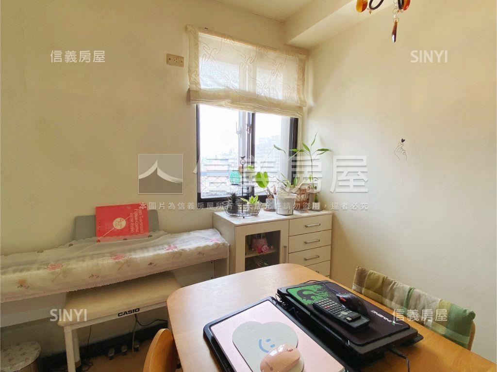 天下至寶大２房有車位房屋室內格局與周邊環境