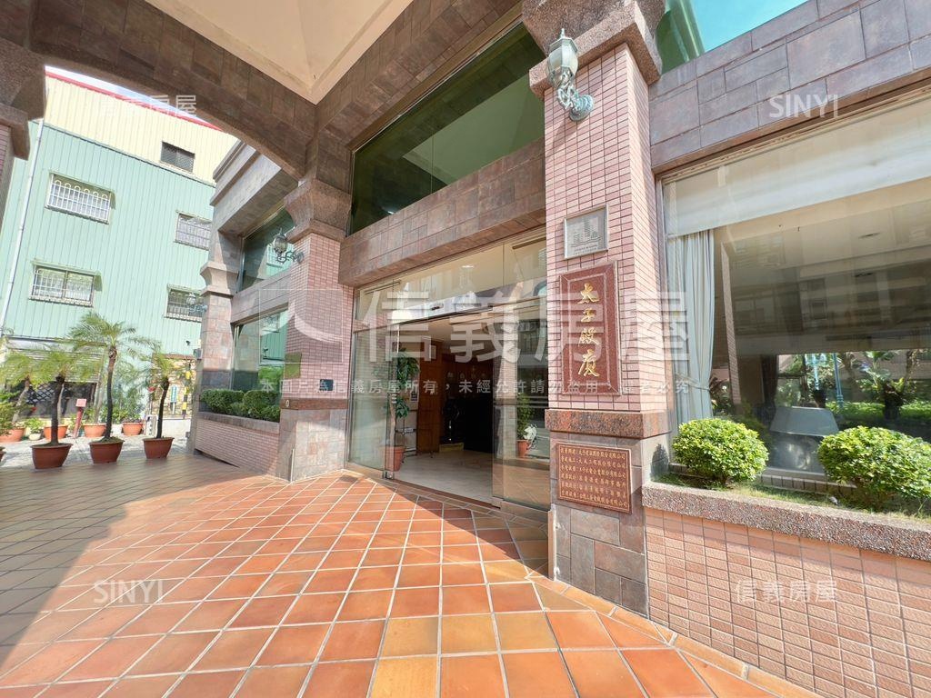 ＣＯＺＹ▼輕軌旁大三房房屋室內格局與周邊環境