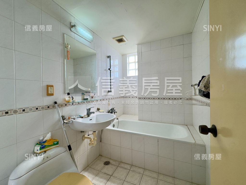 ＣＯＺＹ▼輕軌旁大三房房屋室內格局與周邊環境