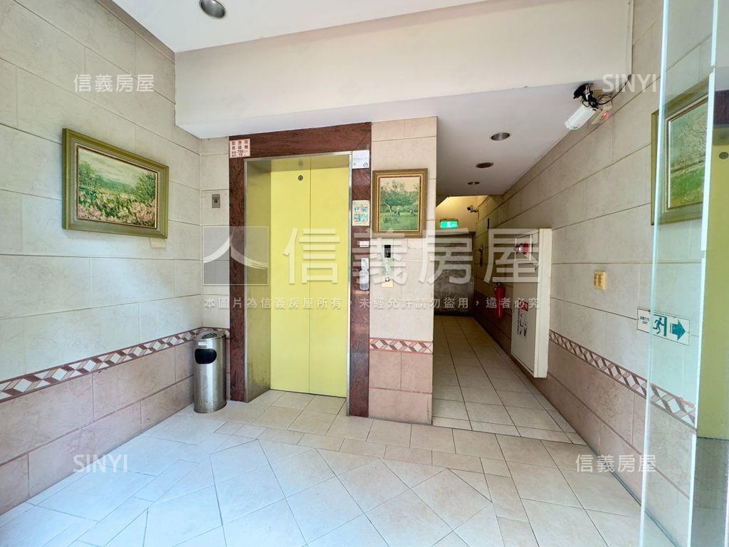 ＣＯＺＹ▼輕軌旁大三房房屋室內格局與周邊環境