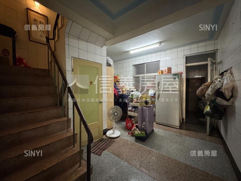 新興路車庫透天房屋室內格局與周邊環境