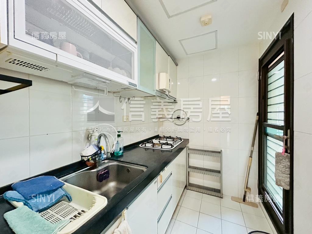 海天溫泉山景靜謐典雅三房房屋室內格局與周邊環境