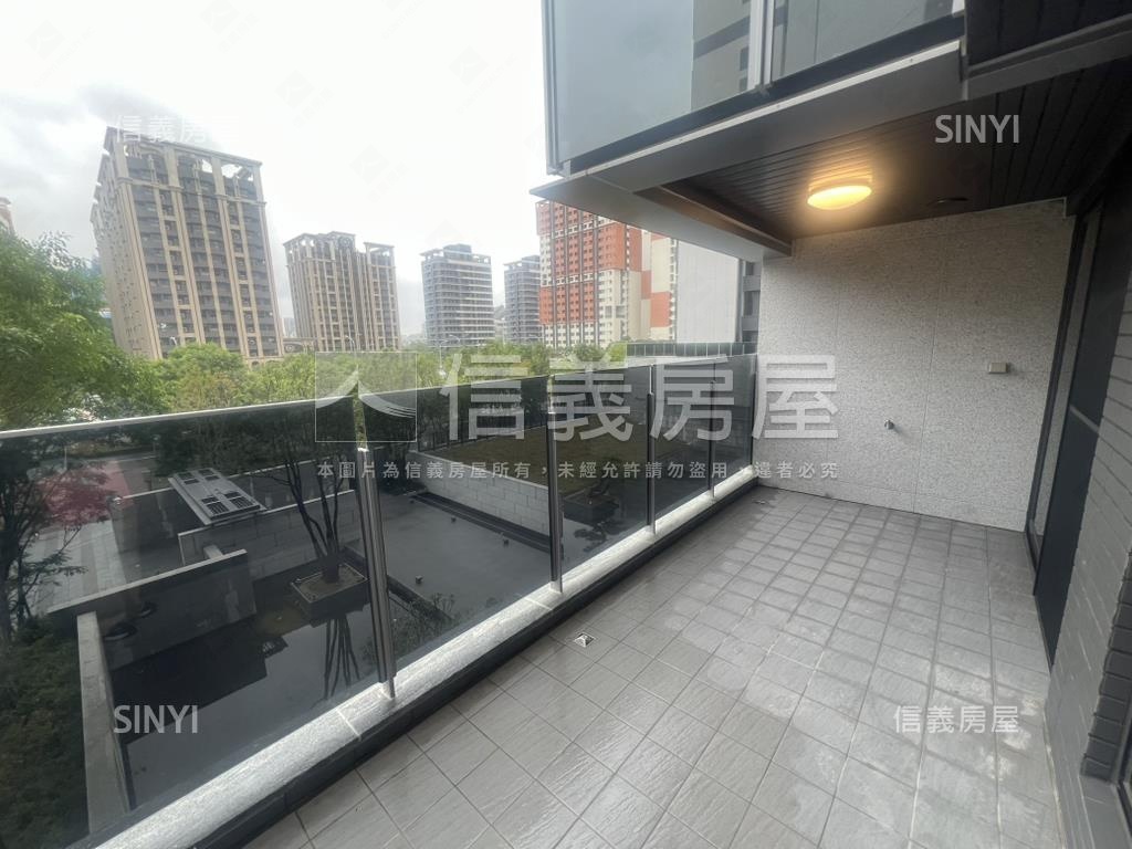 原始３房改２房面中庭露臺房屋室內格局與周邊環境
