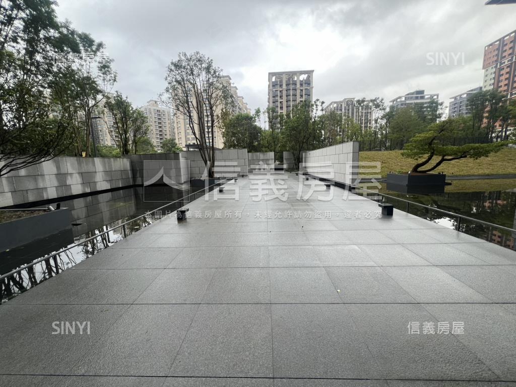 原始３房改２房面中庭露臺房屋室內格局與周邊環境