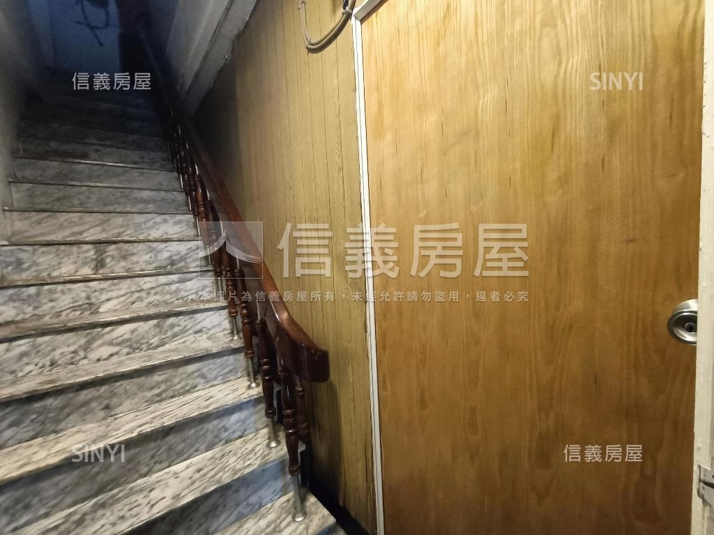 北區公園路．收租燙金店面房屋室內格局與周邊環境