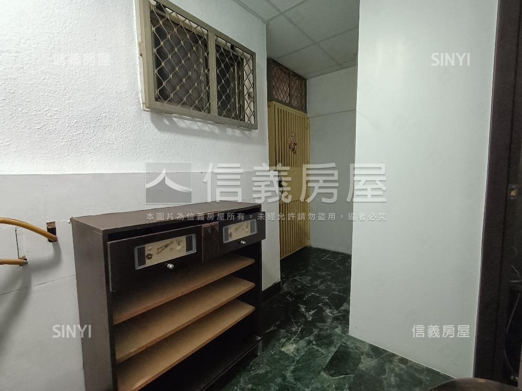 北區公園路．收租燙金店面房屋室內格局與周邊環境