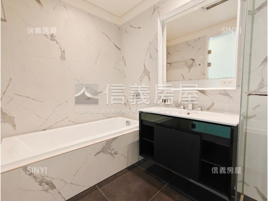 Ｒ１３捷運享京城二房平車房屋室內格局與周邊環境