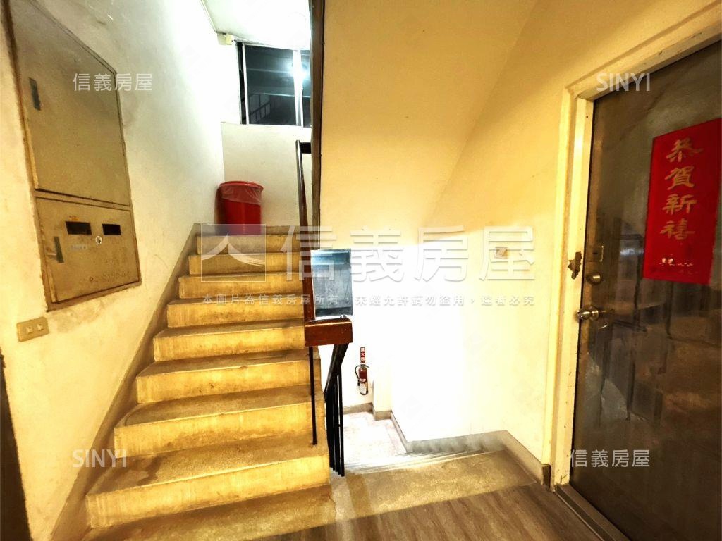 凌雲高質感住辦房屋室內格局與周邊環境