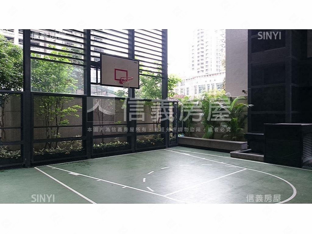 新！愛敦閣三房雙車裝潢戶房屋室內格局與周邊環境