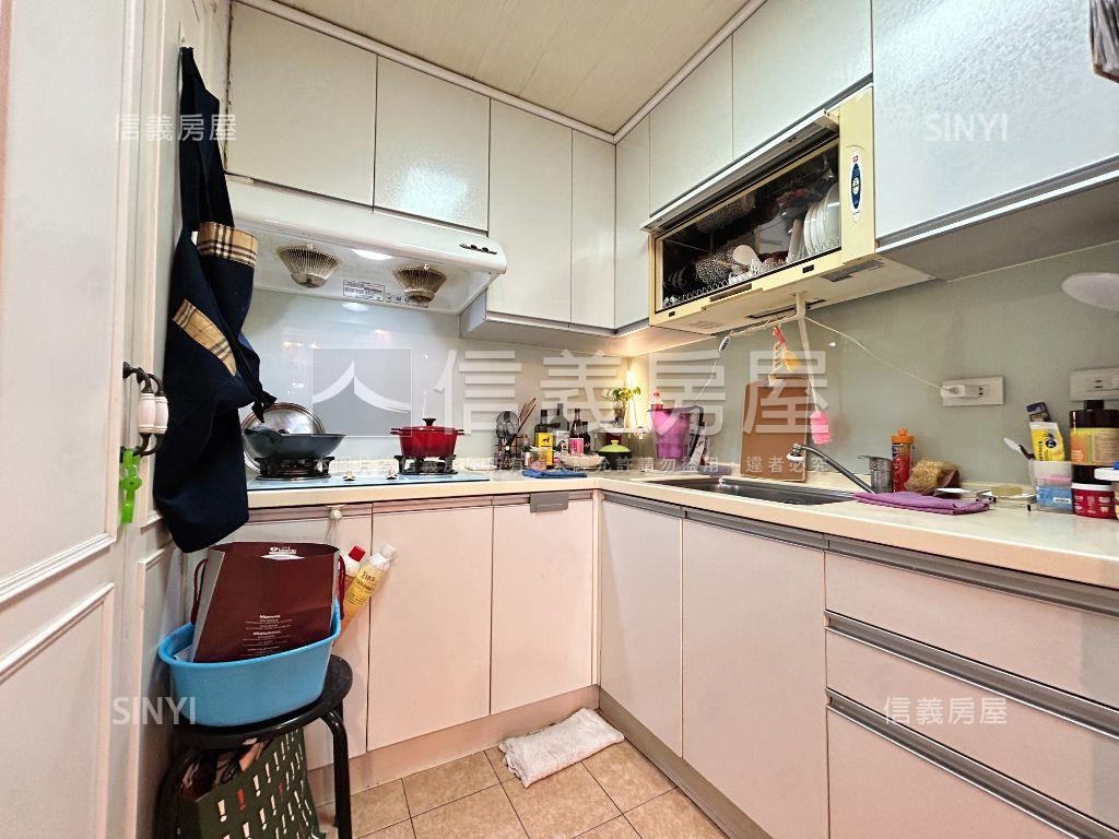 東區捷運雅巷兩房房屋室內格局與周邊環境