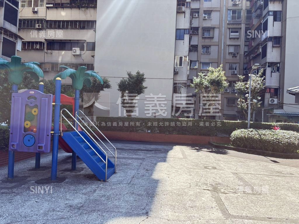 專任稀有方正電梯兩房房屋室內格局與周邊環境