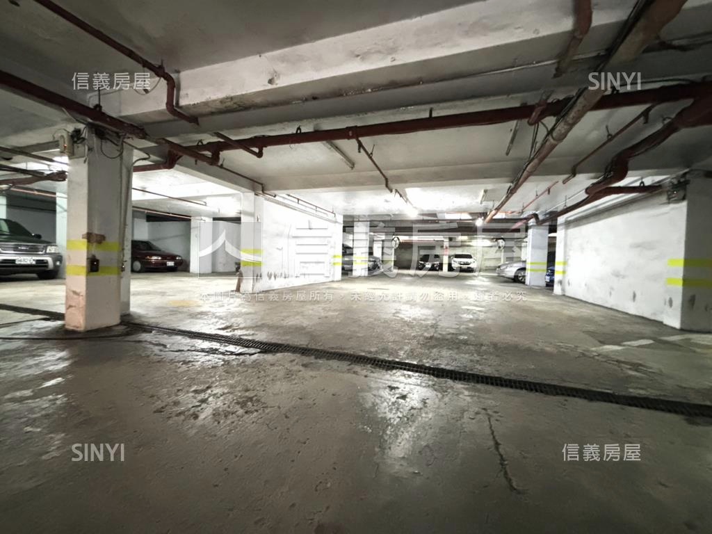 專任稀有方正電梯兩房房屋室內格局與周邊環境