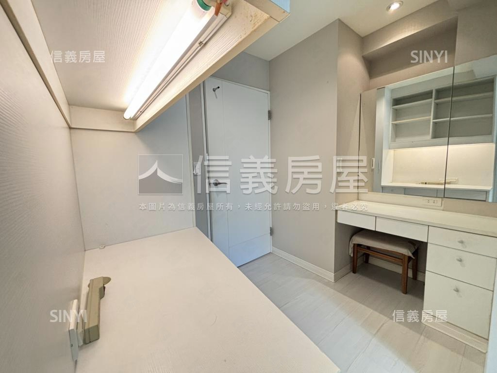 專任稀有精美安靜電梯兩房房屋室內格局與周邊環境