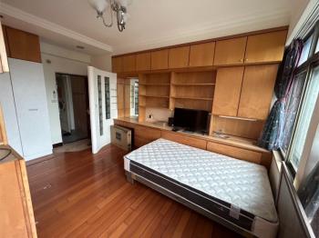 捷運站旁醒目財富屋