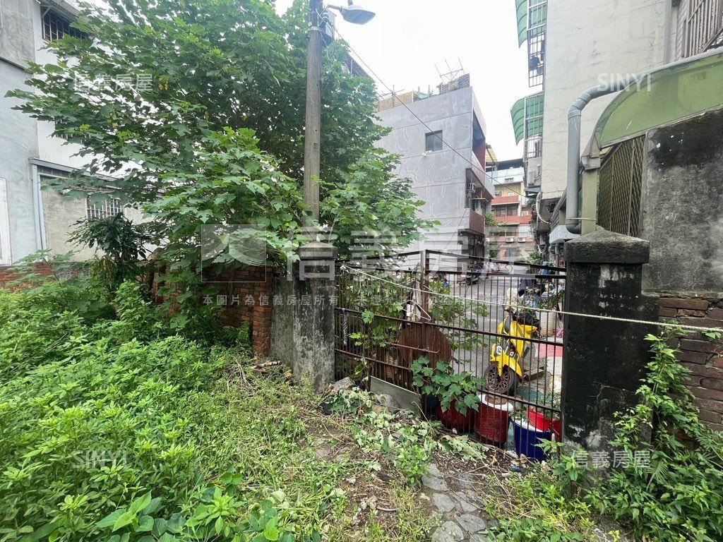中壢６６．８５坪土地透天房屋室內格局與周邊環境