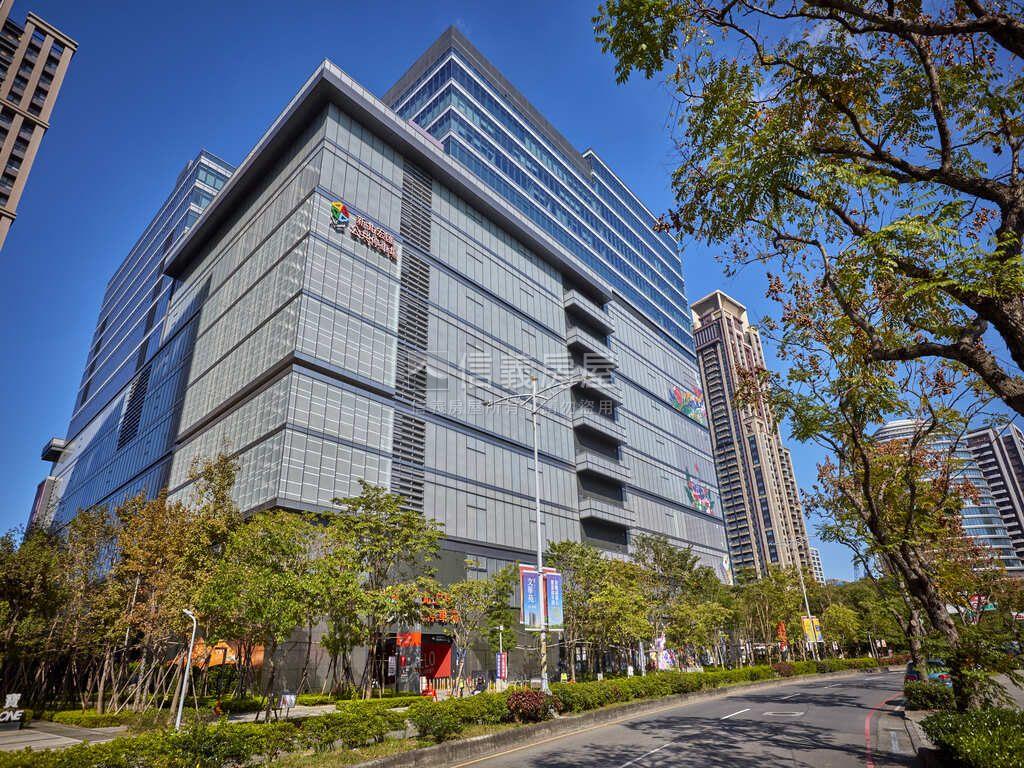 豐隆昕誠豪景三房房屋室內格局與周邊環境
