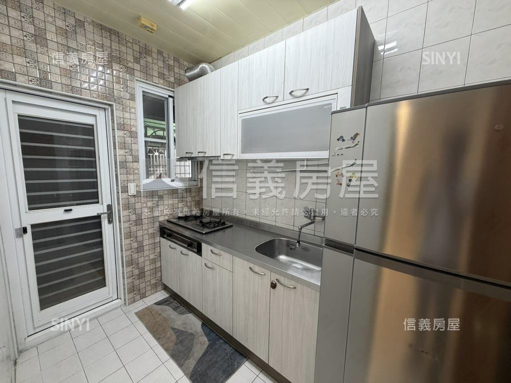 成大學子高樓三房平車房屋室內格局與周邊環境