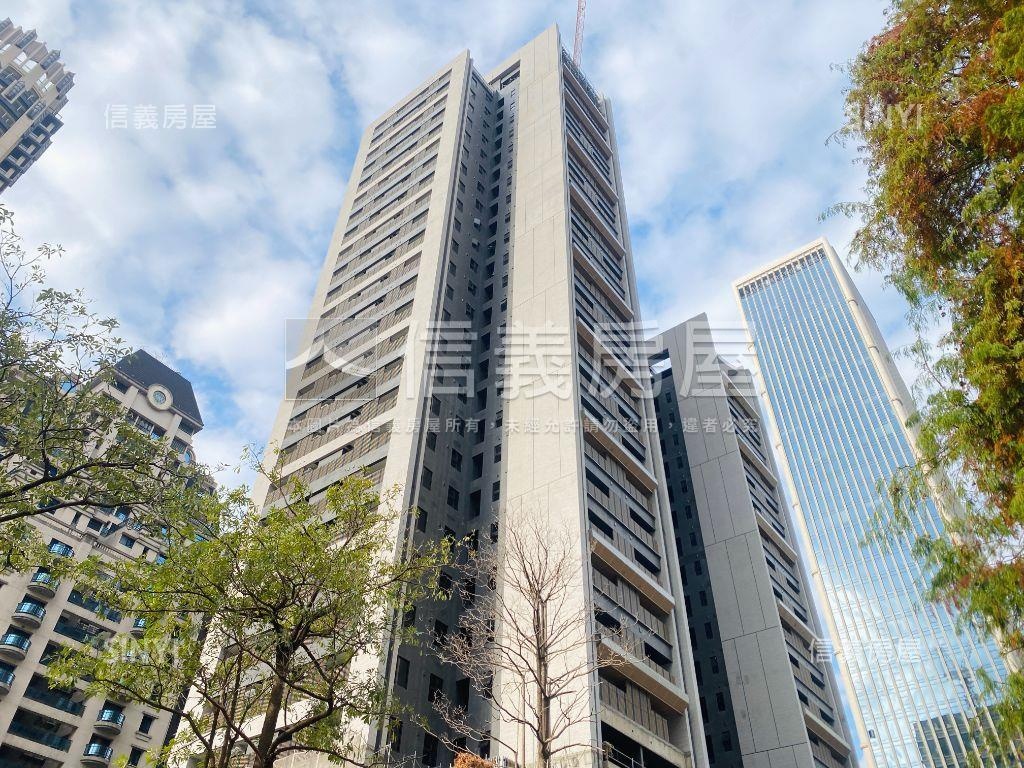 七期紀汎希Ｂ８兩房平車房屋室內格局與周邊環境