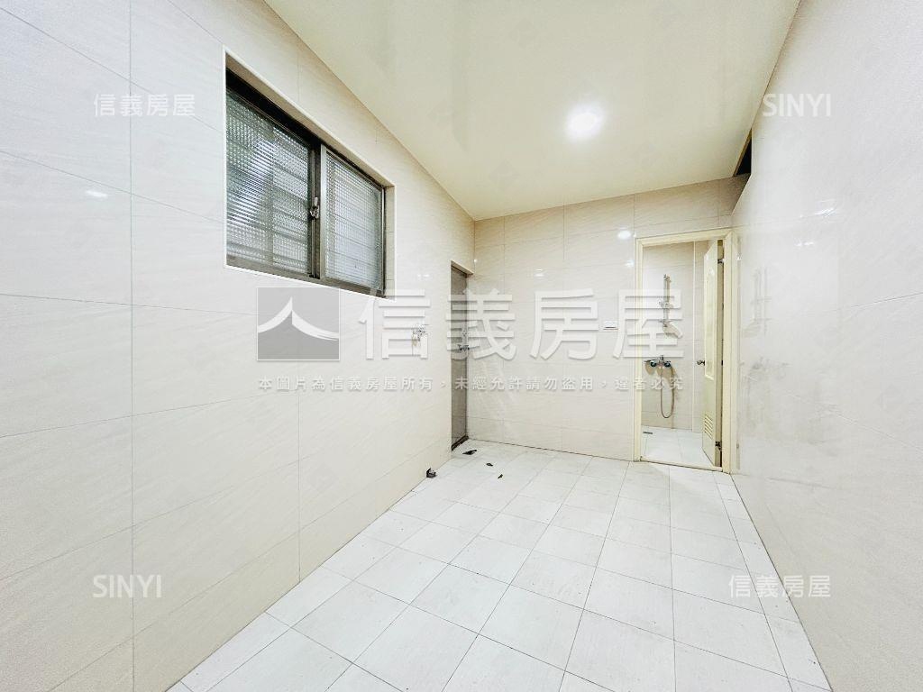 學府路方便進出一樓美屋房屋室內格局與周邊環境