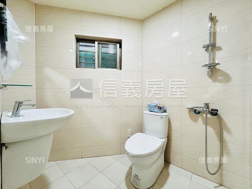 學府路方便進出一樓美屋房屋室內格局與周邊環境
