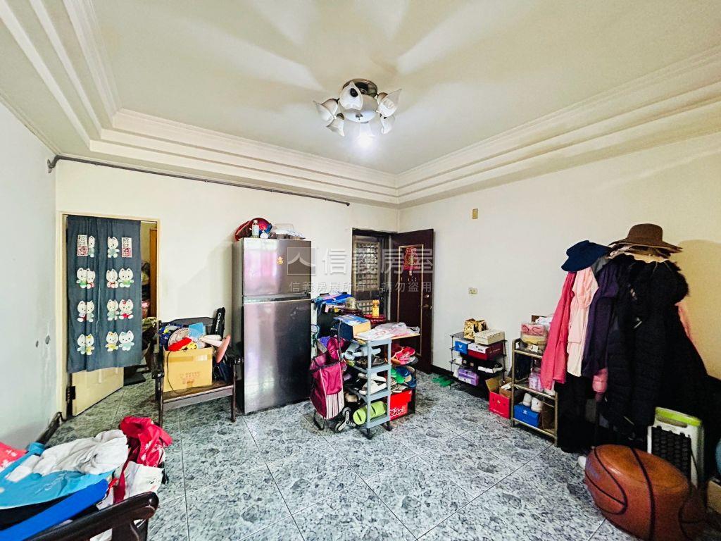 專任仁愛優質機能三樓房屋室內格局與周邊環境