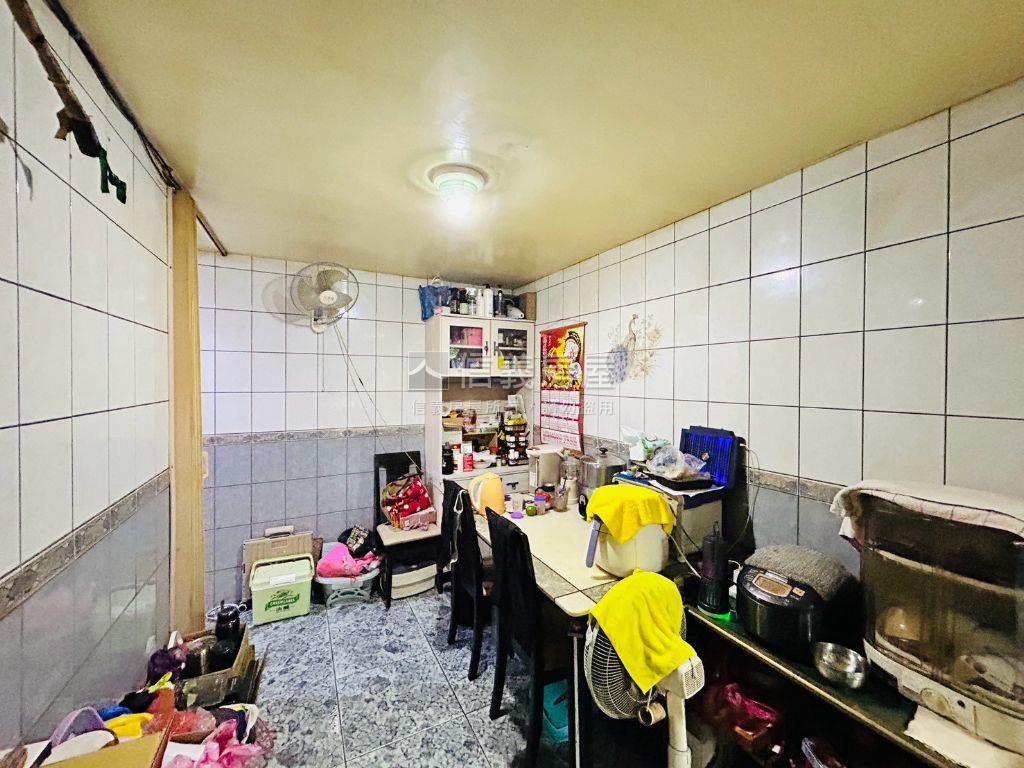 專任仁愛優質機能三樓房屋室內格局與周邊環境
