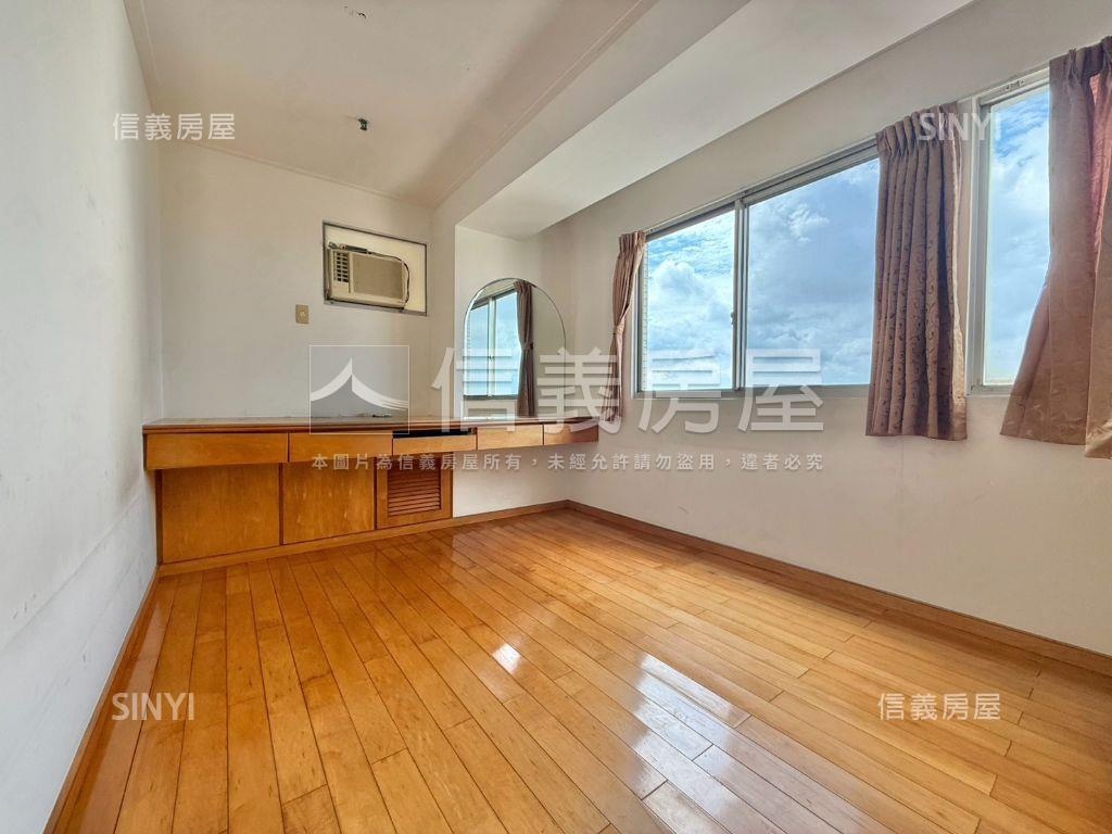 近家樂福霸景四房車位房屋室內格局與周邊環境