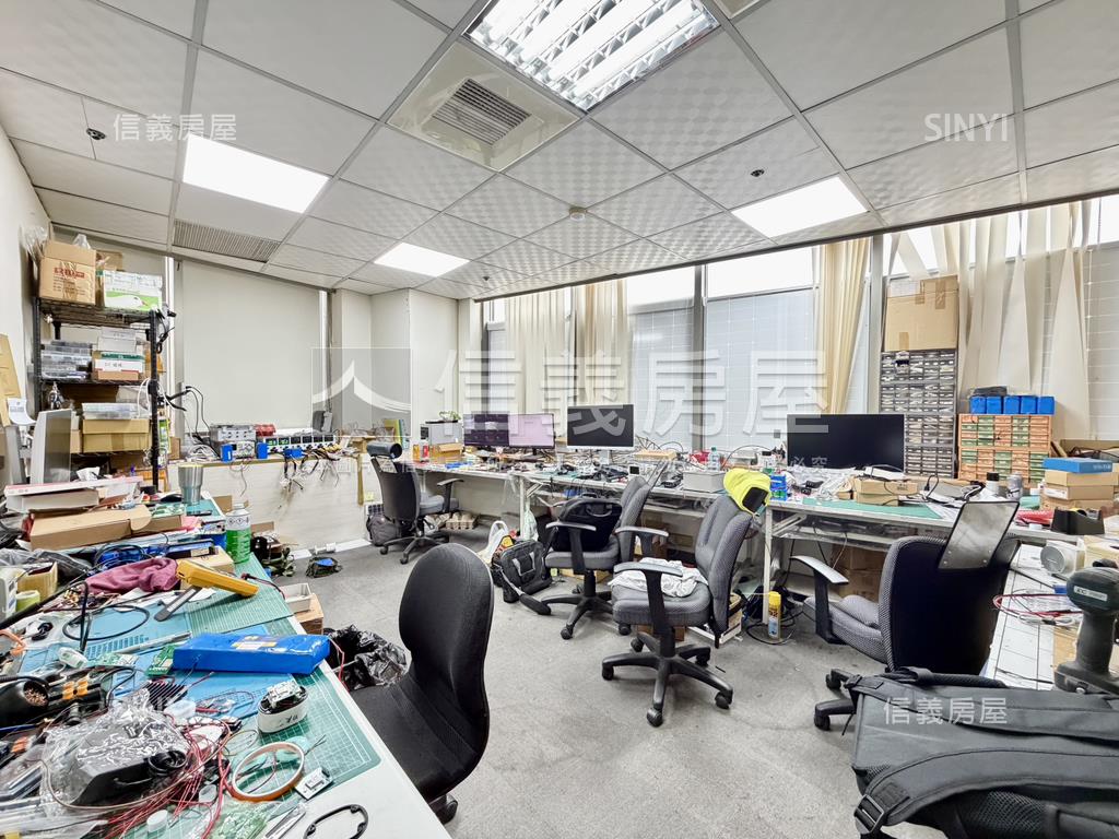 寶成中正景觀商辦帶車位房屋室內格局與周邊環境