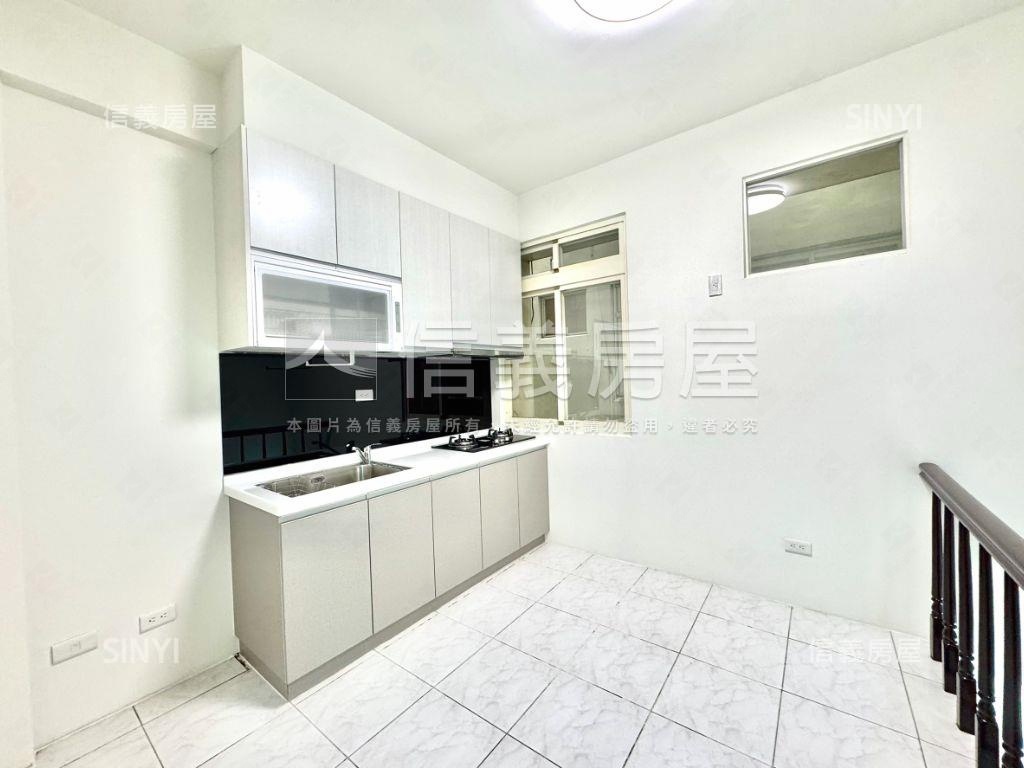 就這間了挑高裝潢透天房屋室內格局與周邊環境