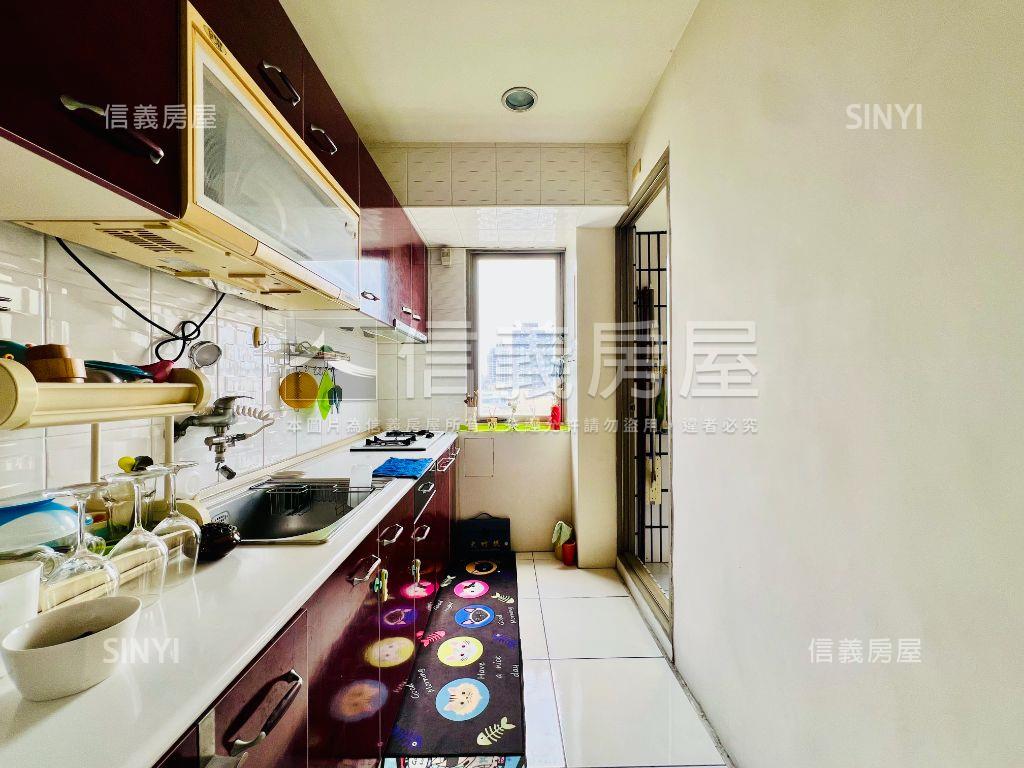 大墩皇家質感裝潢三房房屋室內格局與周邊環境
