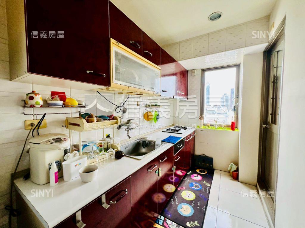 大墩皇家質感裝潢三房房屋室內格局與周邊環境
