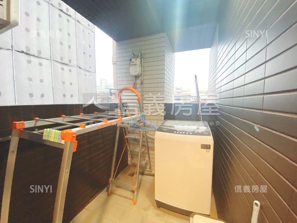 稀有大亮時代兩房車位房屋室內格局與周邊環境