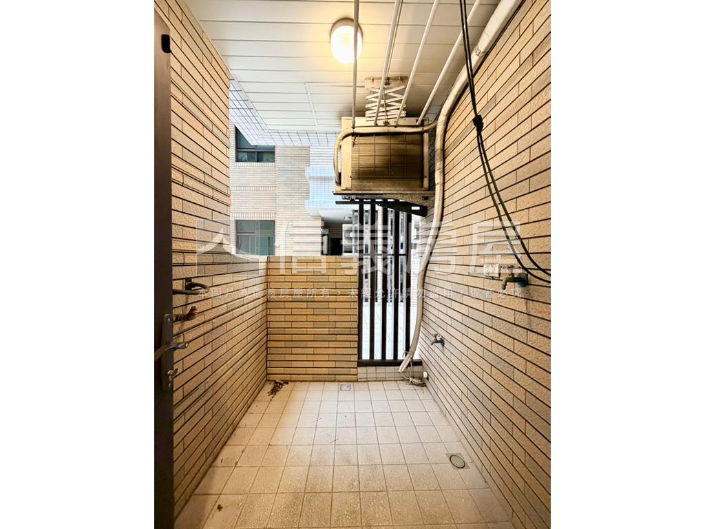 微笑雲品三房平車奢華裝潢房屋室內格局與周邊環境