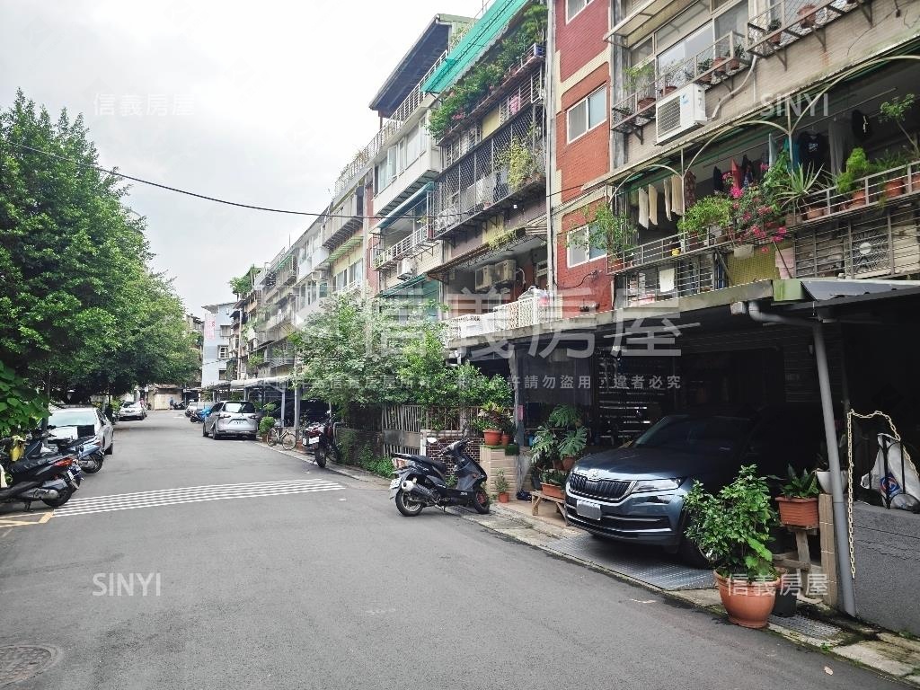 信義國泰面寬一樓房屋室內格局與周邊環境
