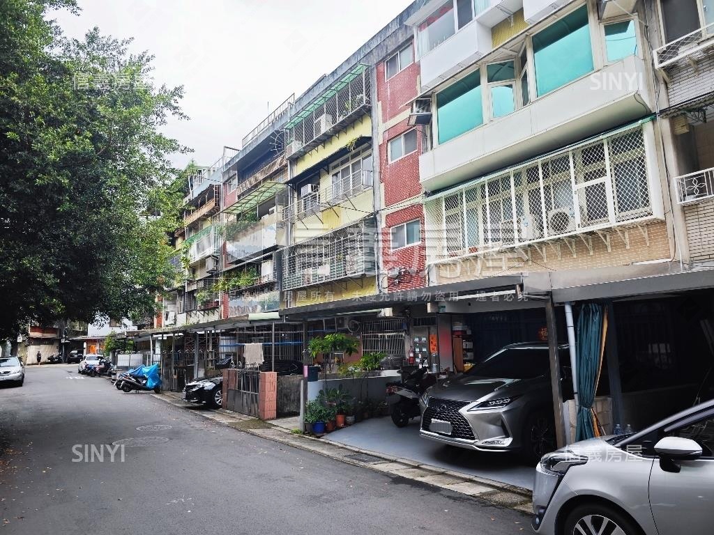 信義國泰面寬一樓房屋室內格局與周邊環境