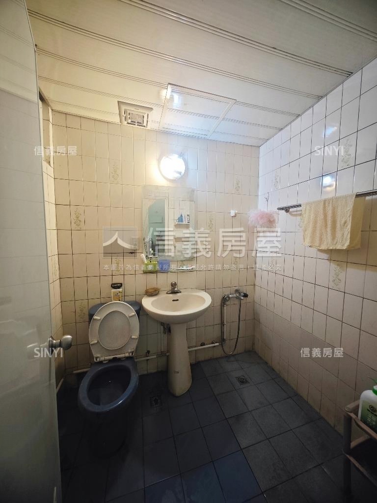 信義國泰面寬一樓房屋室內格局與周邊環境
