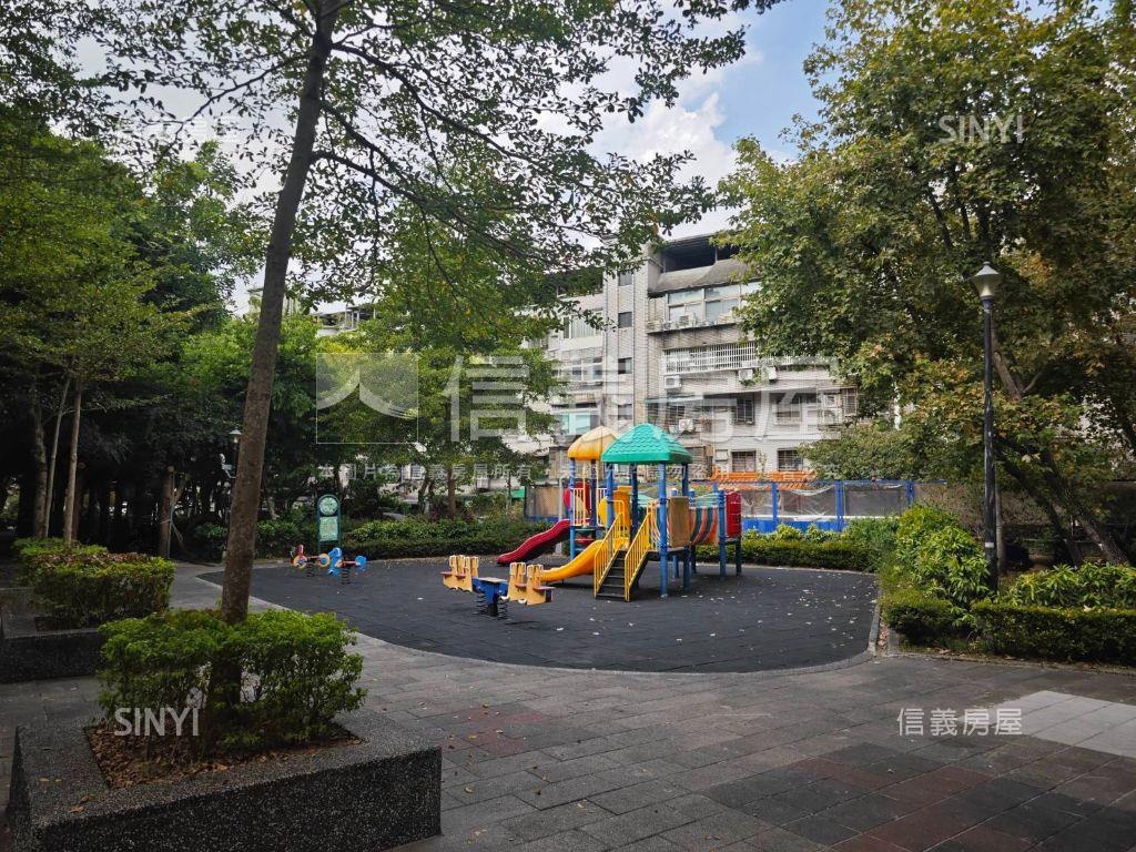 信義國泰面寬一樓房屋室內格局與周邊環境