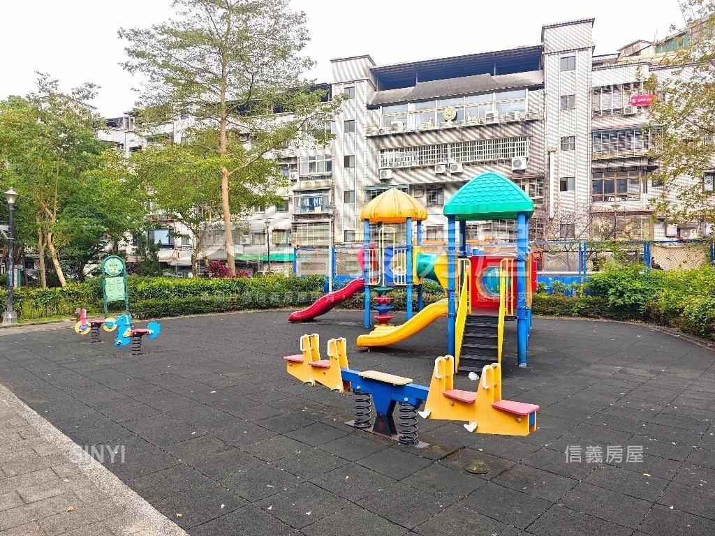 國泰稀有面寬一樓房屋室內格局與周邊環境