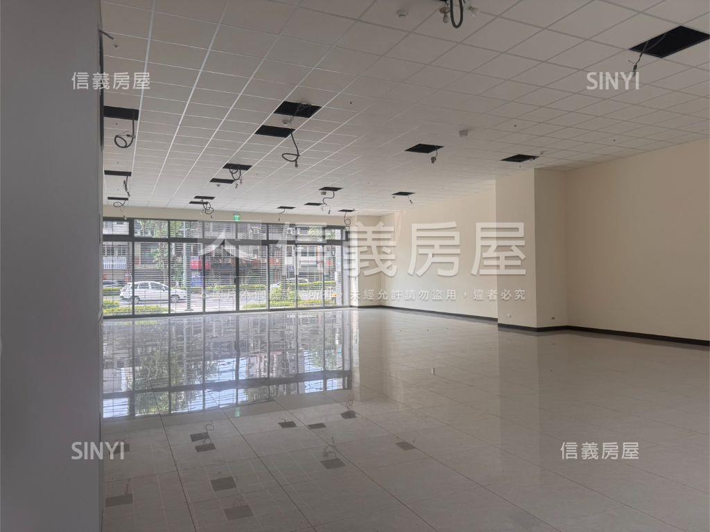 永寧捷運旁１１６坪金店面房屋室內格局與周邊環境