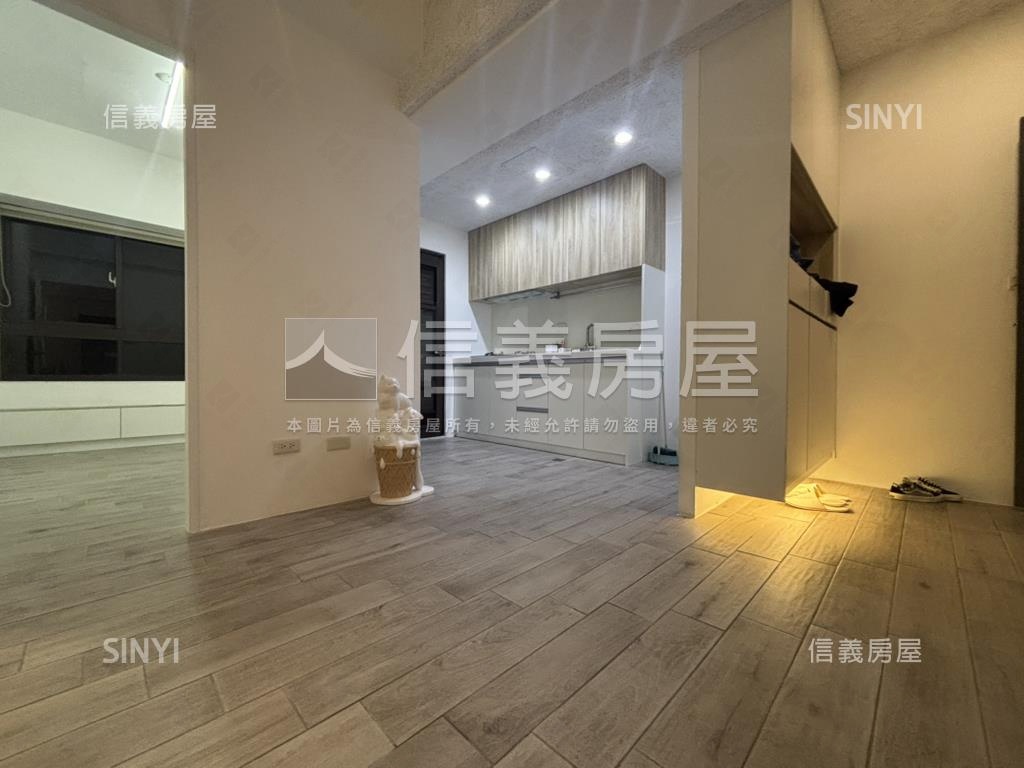 專任鄉林凱撒兩房車位房屋室內格局與周邊環境
