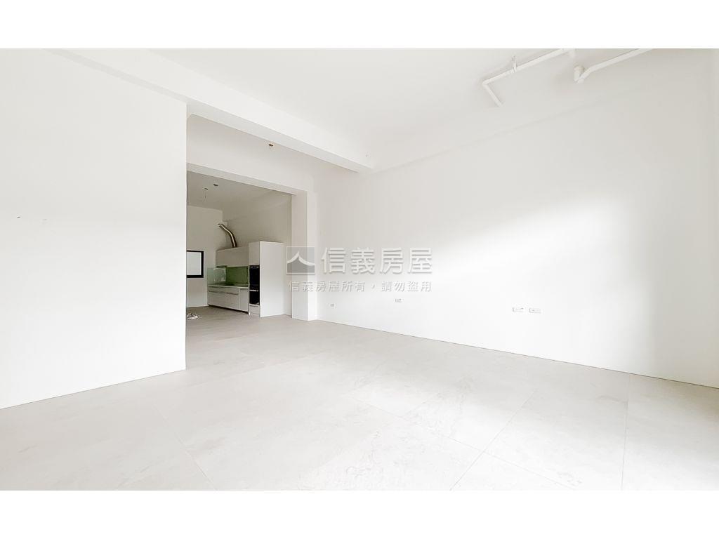 全新臨路電梯美墅房屋室內格局與周邊環境