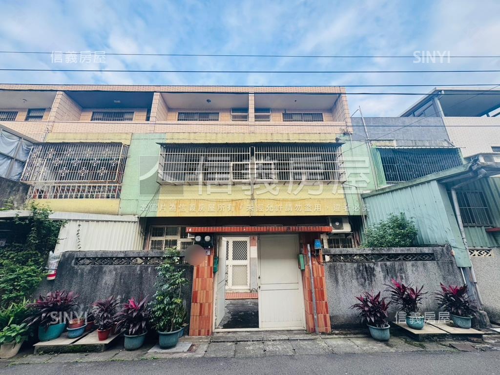 龍岡｜龍泉街雙併前院透天房屋室內格局與周邊環境